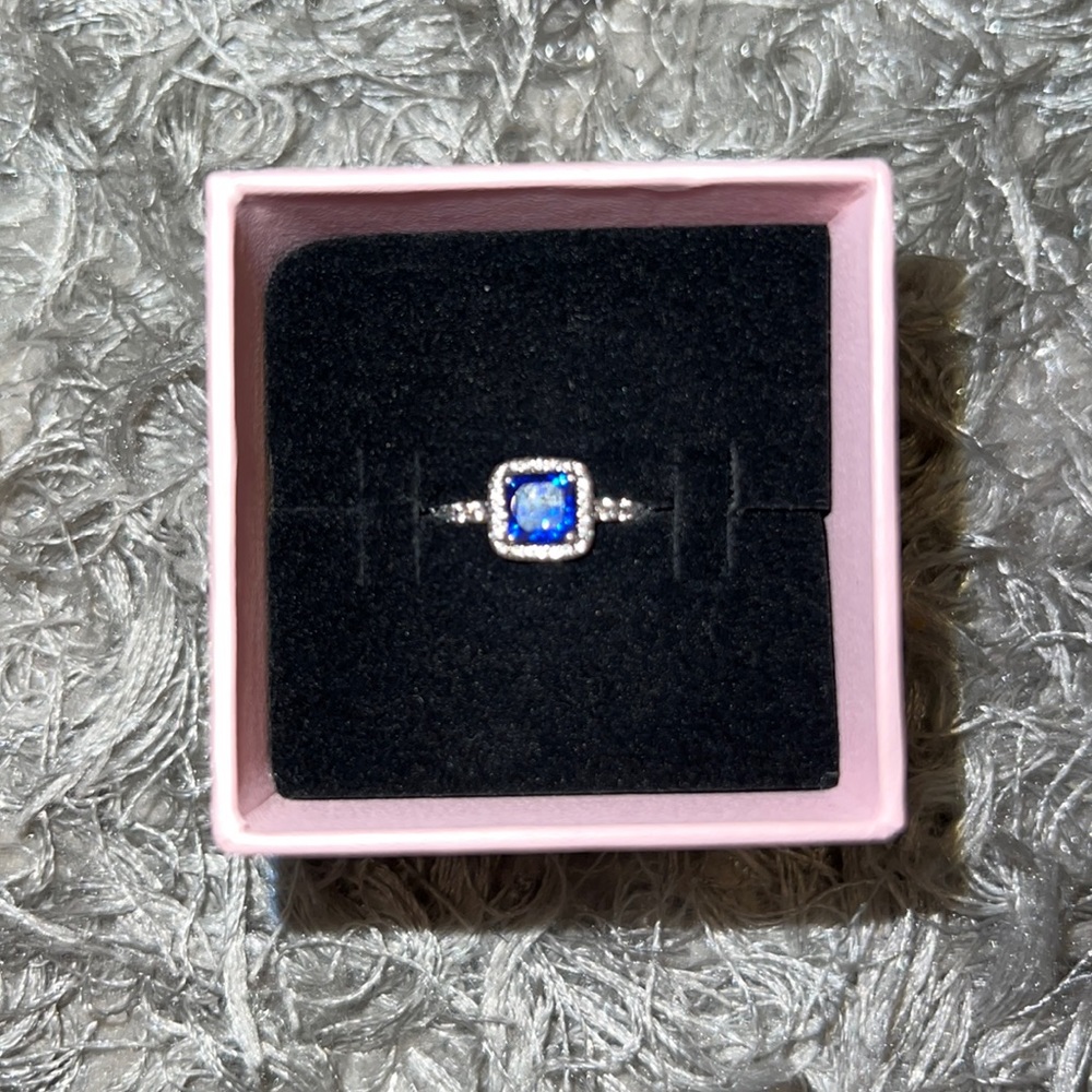 Pandora ring